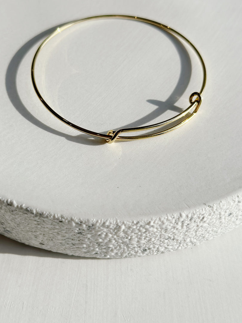 Pauline Expandable Bangle in Gold