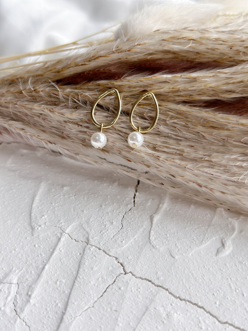 Laurel Teardrop Pearl Earrings