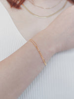 Load image into Gallery viewer, Tessa Chain Bracelet in Gold
