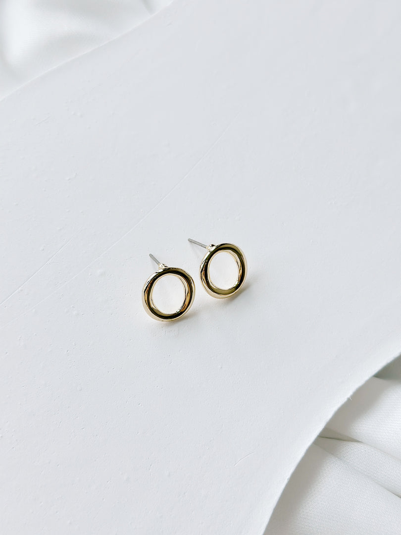 Nancy Round Gold Earrings