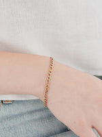 Load image into Gallery viewer, Figaro Chain Bracelet in Gold
