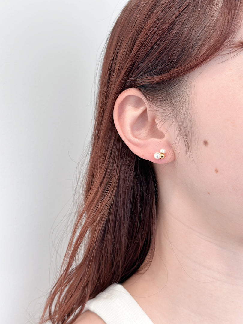 Kira Pearl Stud Earrings in Gold