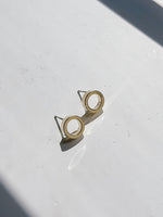 Load image into Gallery viewer, Daia Round Earrings in Gold
