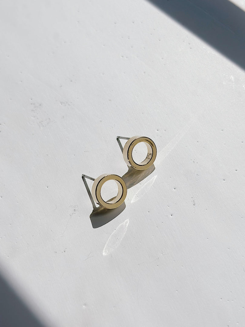 Daia Round Earrings in Gold