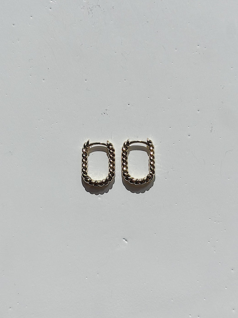 Geraldine Hoop Earrings in Gold